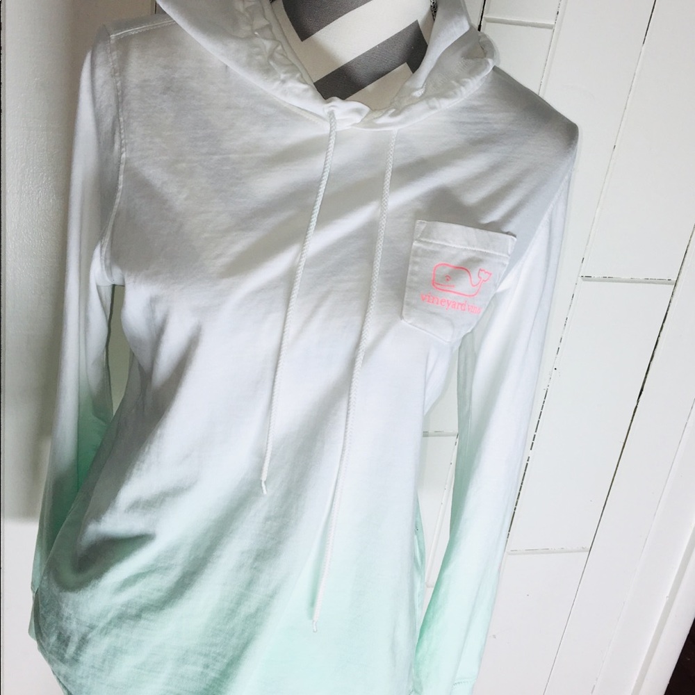 Vineyard vines hooded ombré tee